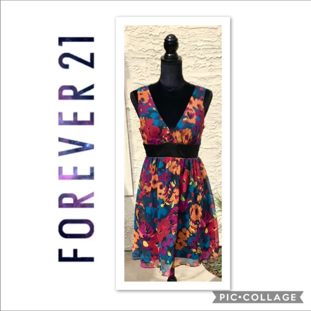 FOREVER 21 Floral Plunge Neck Summer Dress